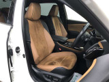 スエード調で肌触りの良いブランノーブと合成皮革のコンビネーションシート!通常設定の無いシートマテリアルで、特別感を創出!RSアドバンスのようなスポーティさがありつつ質感の良さが感じられるシートです!