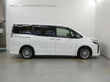 この度は、当社の展示車をご覧いただきまして、誠に有難うございます。自信をもってお勧めできる車となりますので、ごゆっくりご覧頂きたいと思います。