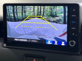 【バックカメラ】駐車時に後方がリアルタイム映像で確認できます。大型商業施設や立体駐車場での駐車時や、夜間のバック時に大活躍!運転スキルに関わらず、今や必須となった装備のひとつです!