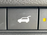 【パワーバックドア】スマートキーや運転席のボタンを押すだけでリアゲートが自動で開閉します!荷物を持っている時や、高い位置にあるバックドアを閉める際に便利な機能です♪