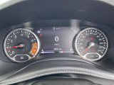 【スピードメーター】メーターがシンプルで見やすく運転しやすいですね。A