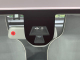 【スズキ セーフティサポート】走行中に前方の車両等を認識し、衝突しそうな時は警報とブレーキで衝突回避と被害軽減をアシスト。より安全にドライブをお楽しみいただけます。