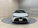 お車購入のポイントとなるフロントマスクです!シャープな目つきが印象的なデザインのヘッドランプです。