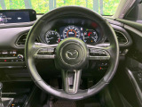 【純正革巻きステアリング】上質な革を使用することで、手にしっかり馴染みとても運転しやすいハンドルです♪