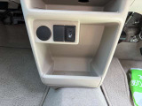 運転席側にシートヒーターが付いているので寒い冬も乗り越えられます!