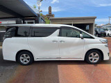 ご成約のおクルマ全て、エンジンオイルを交換してご納車させていただきます!また、点検時に消耗品の状態確認も行い必要に応じて新品交換させていただきます!