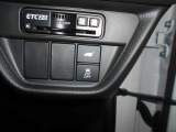 Hondaセンシング!追突軽減ブレーキ アダプティブクルーズコントロール 車線維持支援システム等の、より高い安心と快適の安全運転支援システムを装備しています。