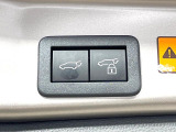 【パワーバックドア】スマートキーや運転席のボタンを押すだけでリアゲートが自動で開閉します!荷物を持っている時や、高い位置にあるバックドアを閉める際に便利な機能です♪