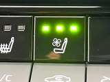 【シートベンチレーション】夏場は涼しい風でお尻や背中の熱やムレを防ぎ、冬はエアコンよりも早く温まってポカポカに!レザーシートにうれしい装備で、季節を問わず快適に過ごせます。