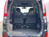 積み下ろしのしやすいデッキにはたっぷりと荷物を積み込んでいただけます。遊びから仕事まで、様々なシーンで頼れます♪