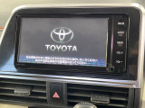 【純正ナビ】人気の純正ナビを装備しております。ナビの使いやすさはもちろん、オーディオ機能も充実!キャンプや旅行はもちろん、通勤や買い物など普段のドライブも楽しくなるはず♪