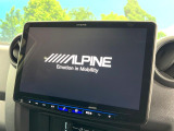 【大画面ナビ】人気の大型11インチナビを装備。存在感のある大画面はインパクト大!ナビ利用時のマップ表示は見やすく、テレビやDVDは臨場感がアップ!いつものドライブがグッと楽しくなります♪