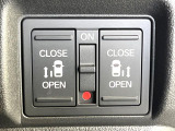【両側パワースライドドア】スマートキーや運転席のスイッチで後席両側スライドドアの開閉が可能♪電動だから力を入れてドアを開ける必要が無く、小さなお子様でも簡単に開け閉めでき快適です♪