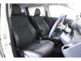 厚みがあって、座り心地のいいシート。運転席も助手席もリラックスしてゆったりと座れます。