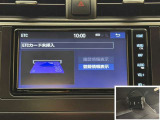 ナビ画面連動のETC付きです。高速道路料金所での小銭の出し入れや雨天時における窓の開け閉めなどの煩わしさが解消できます。料金所の通過もスムーズで快適ですよ。