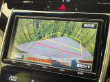 【バックカメラ】駐車時に後方がリアルタイム映像で確認できます。大型商業施設や立体駐車場での駐車時や、夜間のバック時に大活躍!運転スキルに関わらず、今や必須となった装備のひとつです!