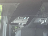 【トヨタセーフティセンス】走行中に前方の車両等を認識し、衝突しそうな時は警報とブレーキで衝突回避と被害軽減をアシスト。より安全にドライブをお楽しみいただけます。