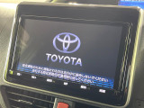 【大画面ナビ】人気の大型9インチナビを装備。存在感のある大画面はインパクト大!ナビ利用時のマップ表示は見やすく、テレビやDVDは臨場感がアップ!いつものドライブがグッと楽しくなります♪