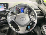 【ステアリングスイッチ】運転中、前方から目線をそらすことなく、オーディオ等の操作が可能な便利機能!安心&快適なドライブを演出してくれます♪