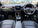 フランス車ならではのオシャレな内装がオススメです!