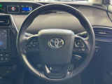 【純正革巻きステアリング】上質な革を使用することで、手にしっかり馴染みとても運転しやすいハンドルです♪