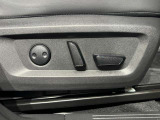 【運転席パワーシート】電動でシートポジションを設定できます♪