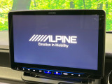 【ALPINE10インチナビ】人気の大画面10インチナビを装備。専用設計で車内の雰囲気にマッチ!ナビ利用時のマップ表示は見やすく、テレビは臨場感がアップ!いつものドライブがグッと楽しくなります♪