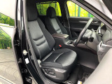 運転席シート廻りは使用感も少なく、良好な状態となっています。丁寧に使われていたことがよくわかりますね。