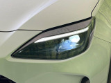 【LEDヘッドライト】悪天候や夜間走行時も良好な視界を確保し安心して運転できる高輝度LEDヘッドライトを装備!点灯速度が早く、消費電力も抑えられています。
