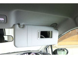 急いで外出!!そんな時でも降車前にササっと身だしなみをチェック!あると便利な装備品です。