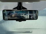スマートルームミラーで荷物満載でも確認出来ます。アラウンドモニターも映ります。
