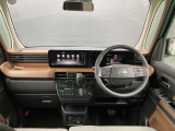 フロントガラスが大きいので、広い視界でとても運転しやすいお車です(*'&omega;'*)