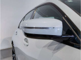 【BMWミラー】視認性の高いスタイリッシュなミラー。自動防眩機能も付いており夜間のドライビングをサポートします。
