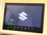 【大画面ナビ】人気の大型9インチナビを装備。存在感のある大画面はインパクト大!ナビ利用時のマップ表示は見やすく、テレビやDVDは臨場感がアップ!いつものドライブがグッと楽しくなります