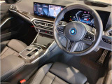 ☆センターパネルを運転席側に僅かに傾けたBMW独特のインパネ☆【駆け抜ける歓び】はここからもスタートしております☆