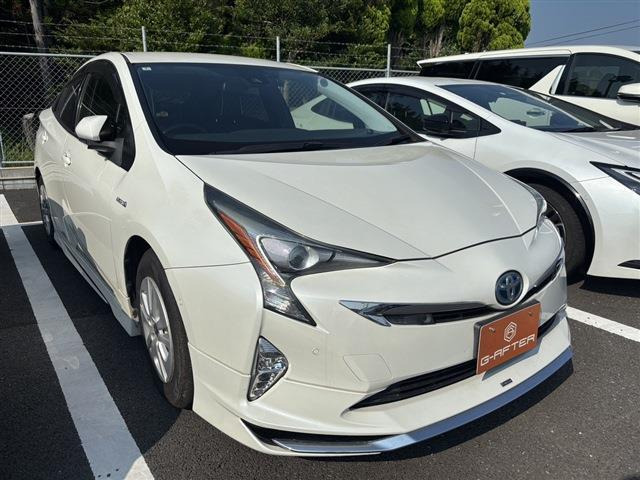 トヨタ プリウス 