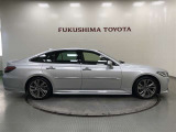【まるごとクリーニング】シートを取り外し、車内を徹底洗浄。隅々まで丁寧に仕上げています。