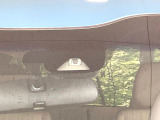 【ホンダセンシング】走行中に前方の車両等を認識し、衝突しそうな時は警報とブレーキで衝突回避と被害軽減をアシスト。より安全にドライブをお楽しみいただけます。