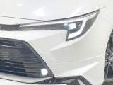 【LEDヘッドライト】悪天候や夜間走行時も良好な視界を確保し安心して運転できる高輝度LEDヘッドライトを装備!点灯速度が早く、消費電力も抑えられています。