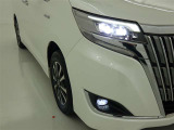 フォグランプ装着車です。暗い夜道の車両前方を明るく照らします