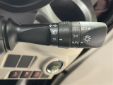 【オートライト(AUTO)】外の明るさをシステムが感知して、自動でヘッドライトが点灯します!ヘッドライトをつけ忘れを防ぐ便利機能です。