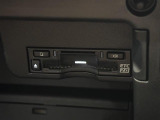 【ビルトインETC2.0】ETCが生まれ変わり、高速道路と車が情報を連携。渋滞の迂回ルートを教えてくれたり、災害時の適切な誘導をしてくれたりと、多彩な情報サービスでさらなる快適なドライブを提供します。