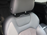 Audi正規ディーラーが高品質をお約束。高度な訓練・教育を受けたAudi専任メカニックが、100項目にもおよぶ精密な点検を実施。すべてクリアしたAudi車だけ、あなたのお手元に届けられるのです