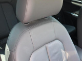 Audi正規ディーラーが高品質をお約束。高度な訓練・教育を受けたAudi専任メカニックが、100項目にもおよぶ精密な点検を実施。すべてクリアしたAudi車だけ、あなたのお手元に届けられるのです
