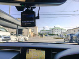 ドライブレコーダー装備。 最近では事故や事件の報道時にドライブレコーダーの映像が使用される事が多く、事故やトラブルが発生した状況を鮮明な映像で記録する事が可能。