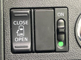 【パワースライドドア】スマートキーや運転席のスイッチでスライドドアの開閉が可能♪電動だから力を入れてドアを開ける必要が無く、小さいお子様でも、重い荷物を持っている時もラクに開け閉めできます♪