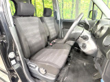 運転席シート廻りは使用感も少なく、良好な状態となっています。前オーナー様が丁寧に使っていたことがよくわかりますね。