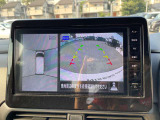 車を真上から見ているように、周囲の状況を把握しながら安心して駐車が行えるアラウンドビューモニター装備!
