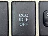 【eco IDLE(アイドリングストップ)】信号待ちや一時停止時に、エンジンのアイドリングを自動的にストップして、燃費の向上に貢献します!