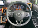 【純正革巻きステアリング】上質な革を使用することで、手にしっかり馴染みとても運転しやすいハンドルです♪